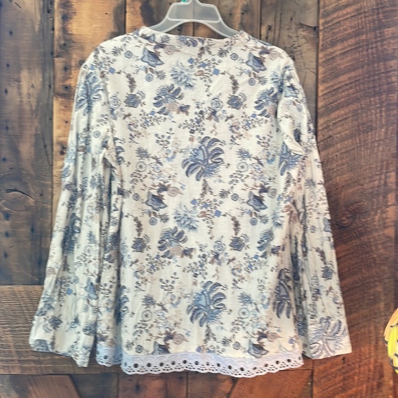 BoHo style, casual,long sleeve blouse - Picture 3 of 4